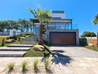 Casa com 4 dormitórios, foto 1