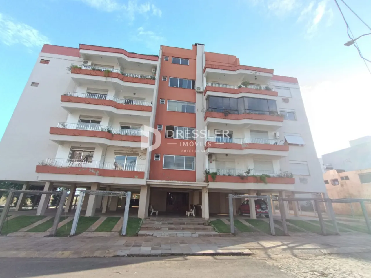 Fachada de um prédio residencial em Lajeado, Brasil.