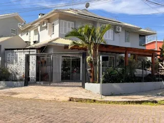 Sobrado com 3 dormitórios