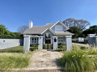 Casa com 4 dormitórios, foto 1