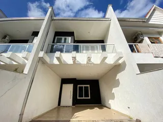 Fachada moderna de um imóvel residencial em Lajeado, Brasil.