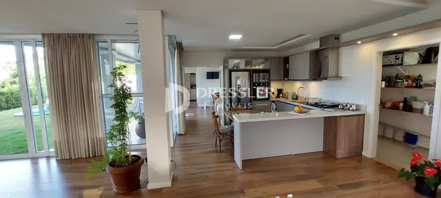 Casa com 4 dormitórios, foto 3