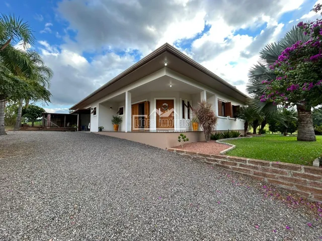 Casa com 3 dormitórios