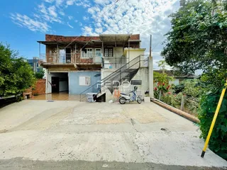 Vista da fachada de uma residência em Lajeado, Brasil.