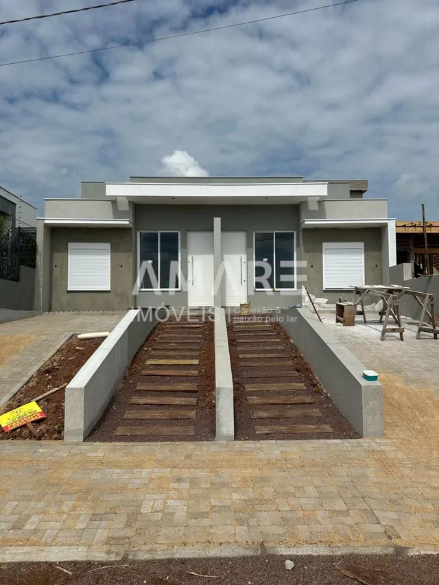 Casa geminada com 2 dormitórios