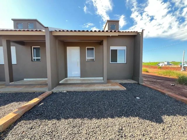 Casa geminada com 2 dormitórios