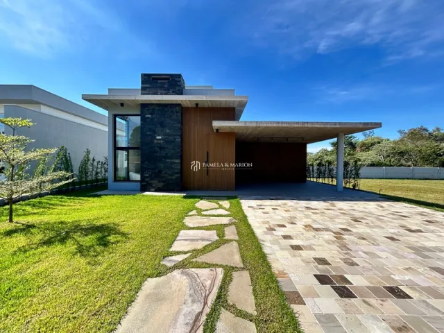 Casa com 3 dormitórios