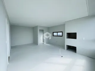 Ambiente interno vazio de uma residência em Lajeado.