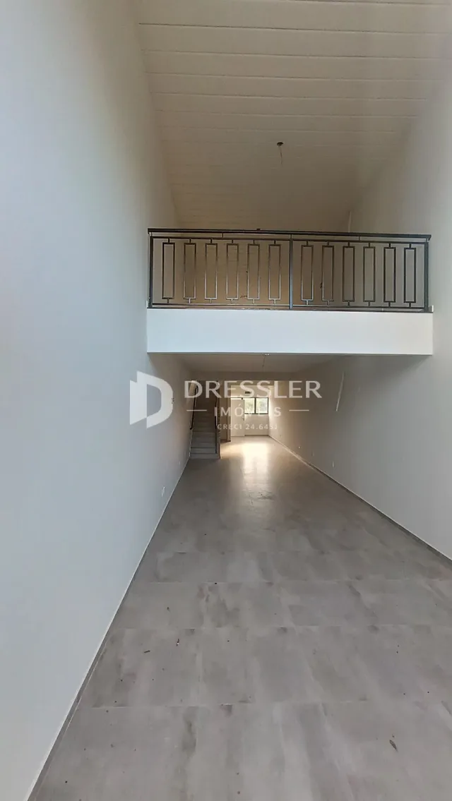 Corredor interno de um imóvel em Lajeado, Brasil.