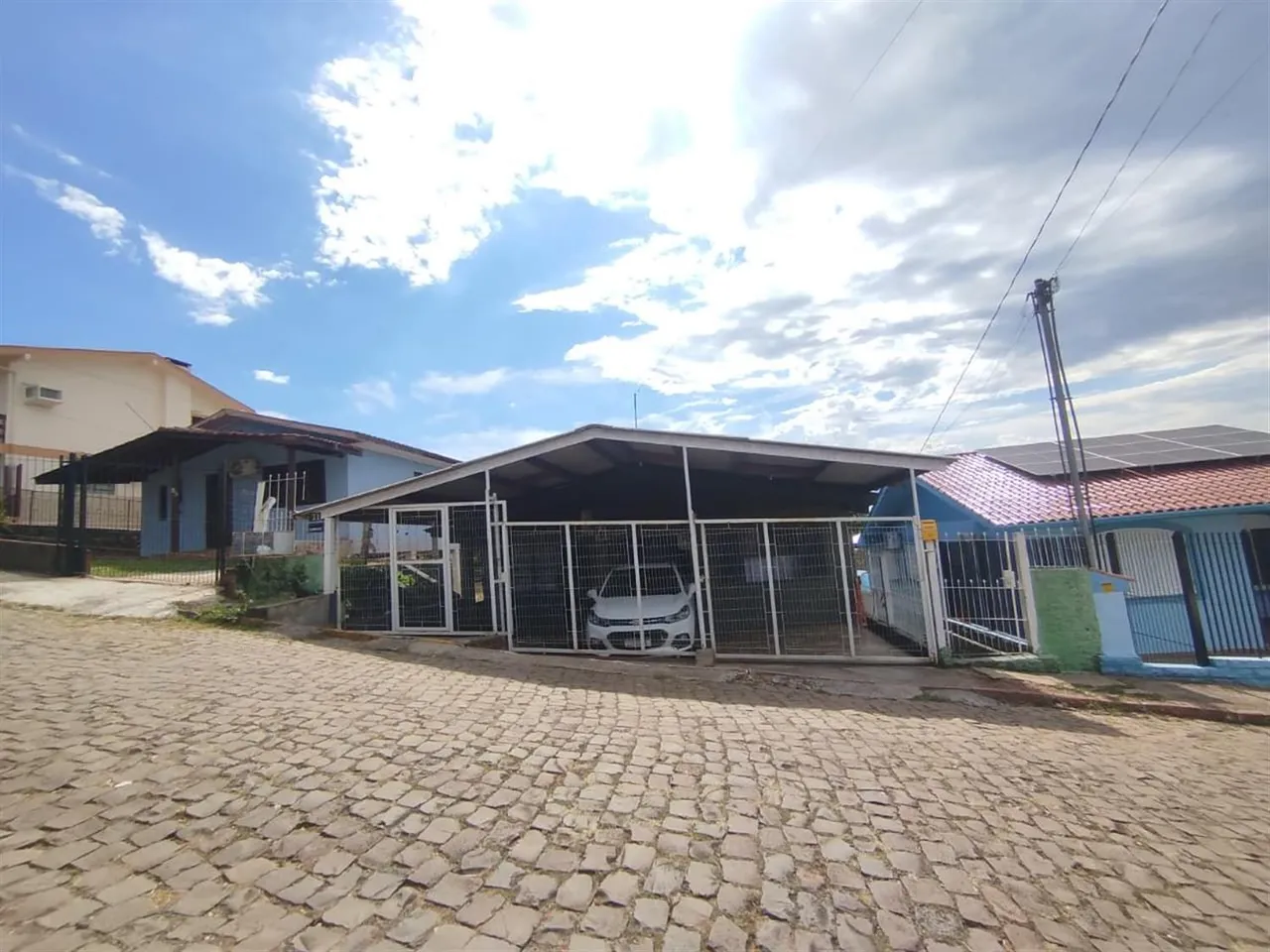 Casa com 6 dormitórios, foto 1