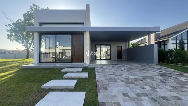Casa com 3 dormitórios