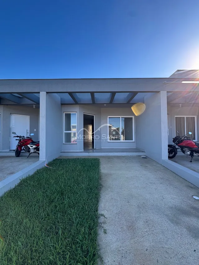Casa geminada com 2 dormitórios
