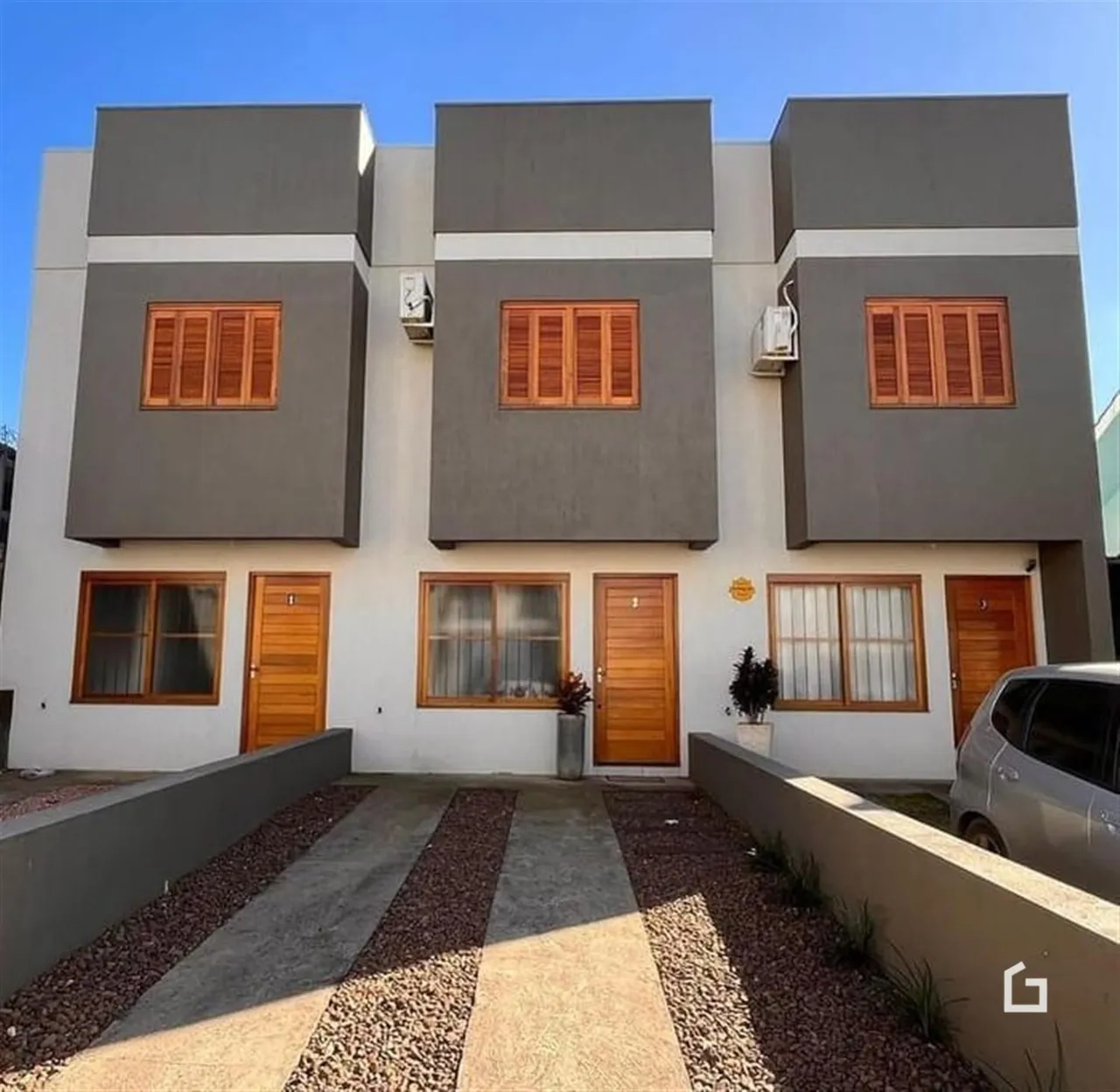 Fachada de uma residência moderna em Lajeado, Brasil.