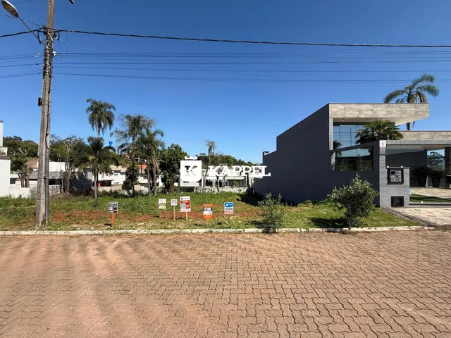 Foto da fachada moderna de uma residência em Lajeado, Brasil.