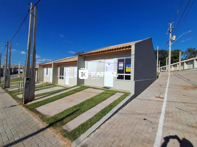 Casa geminada com 2 dormitórios
