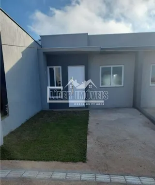 Casa geminada com 2 dormitórios