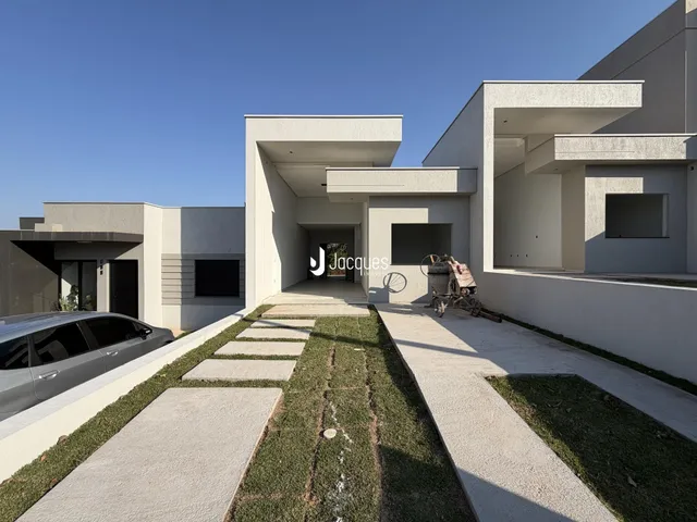 Casa geminada com 2 dormitórios