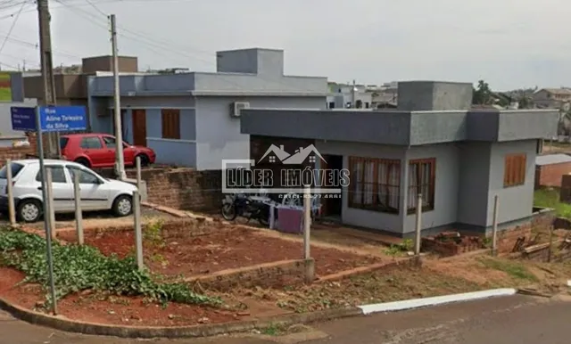 Fachada de uma residência em construção em Lajeado, Brasil.