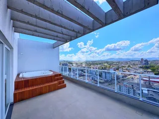 Varanda com vista panorâmica da cidade de Lajeado.