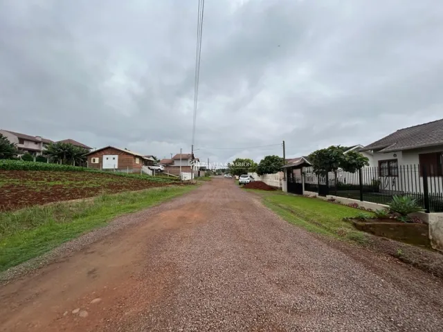Vista da estrada de acesso em uma área residencial em Lajeado, Brasil.