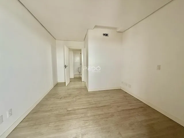 Corredor interno de um imóvel em Lajeado, Brasil.