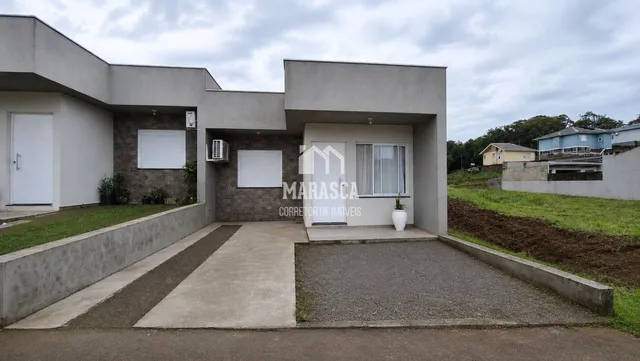 Casa geminada com 2 dormitórios