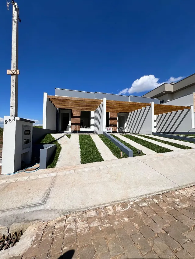 Casa geminada com 2 dormitórios