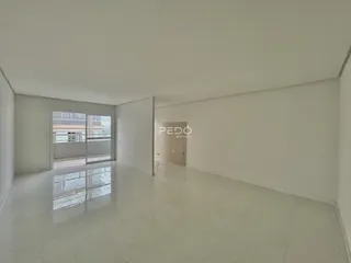 Hall de entrada de um imóvel em Lajeado, Brasil.