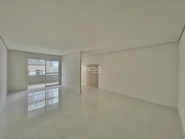 Hall de entrada de um imóvel em Lajeado, Brasil.