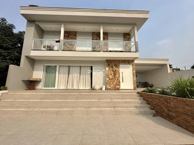 Casa com 4 dormitórios