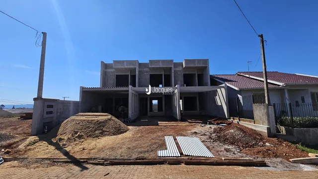 Sobrado com 2 dormitórios