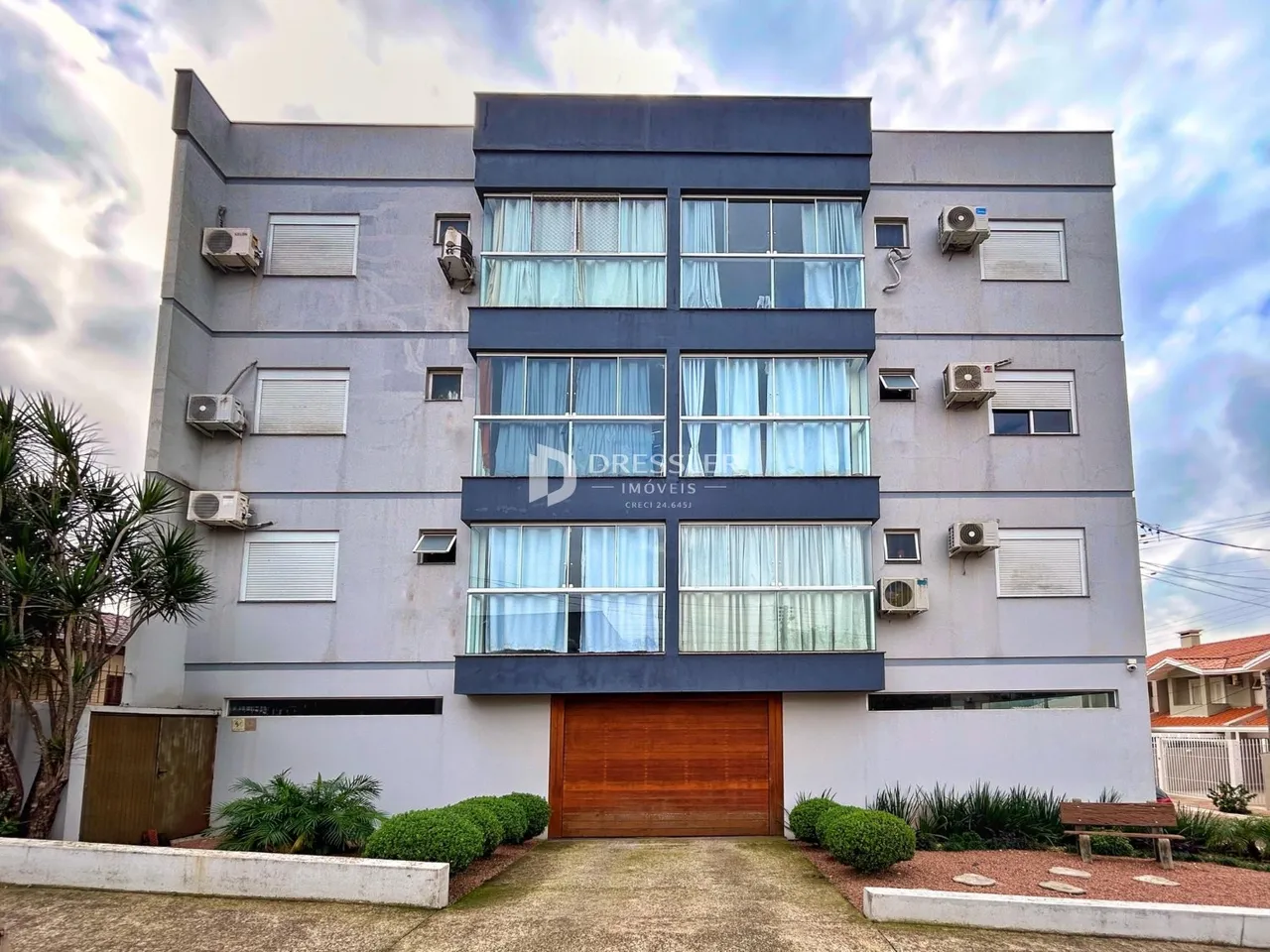 Fachada de um prédio residencial em Lajeado, Brasil.