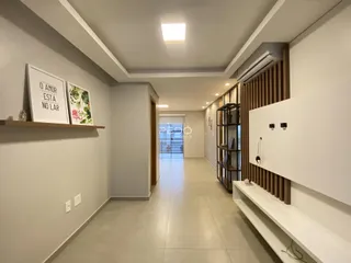 Corredor de um apartamento moderno em Lajeado.