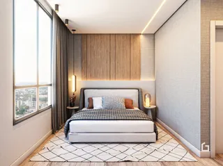 Quarto com grande janela e cabeceira de madeira.
