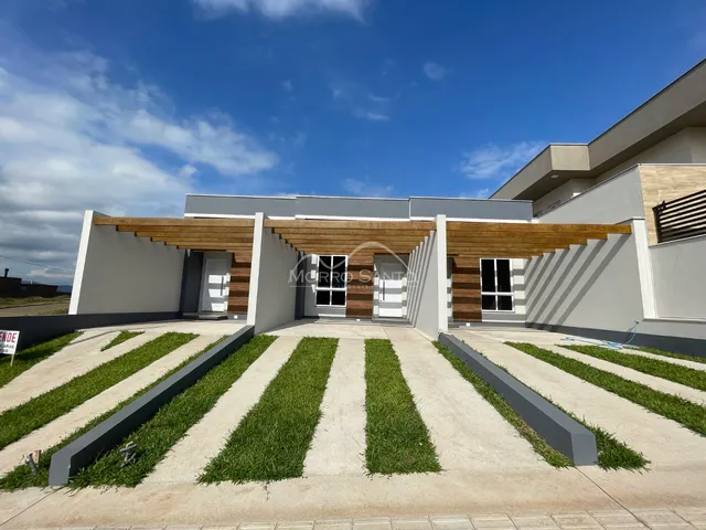 Casa geminada com 2 dormitórios