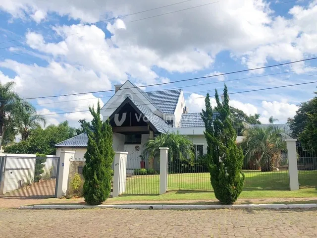 Casa com 4 dormitórios