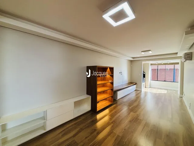 Apartamento com 2 dormitórios