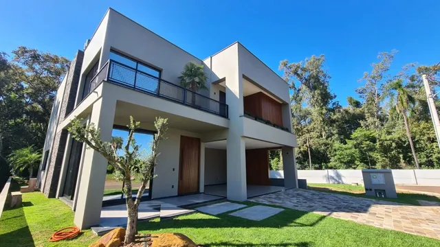 Casa com 4 dormitórios