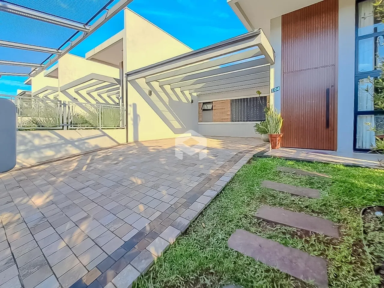 Casa geminada com 3 dormitórios, foto 1