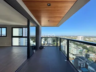 Vista panorâmica de um apartamento com varanda em Lajeado, Brasil.