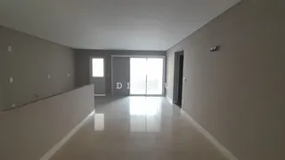 Apartamento com 3 dormitórios, foto 2