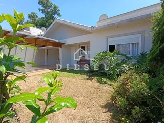 Casa com 4 dormitórios, foto 1