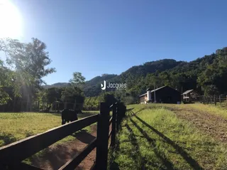 Área rural com 4 dormitórios, foto 1