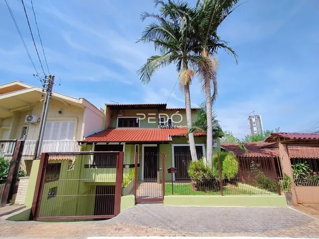 Casa com 4 dormitórios