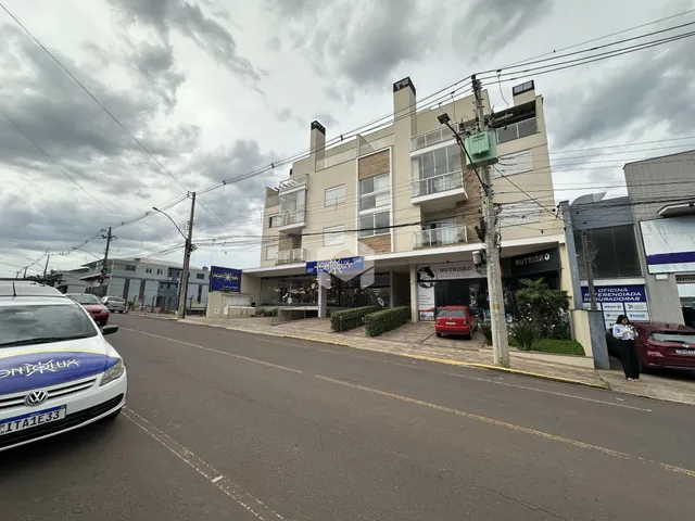 Vista da fachada de um prédio residencial em Lajeado, Brasil.