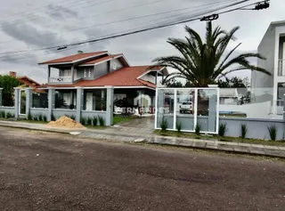 Casa com 4 dormitórios, foto 1