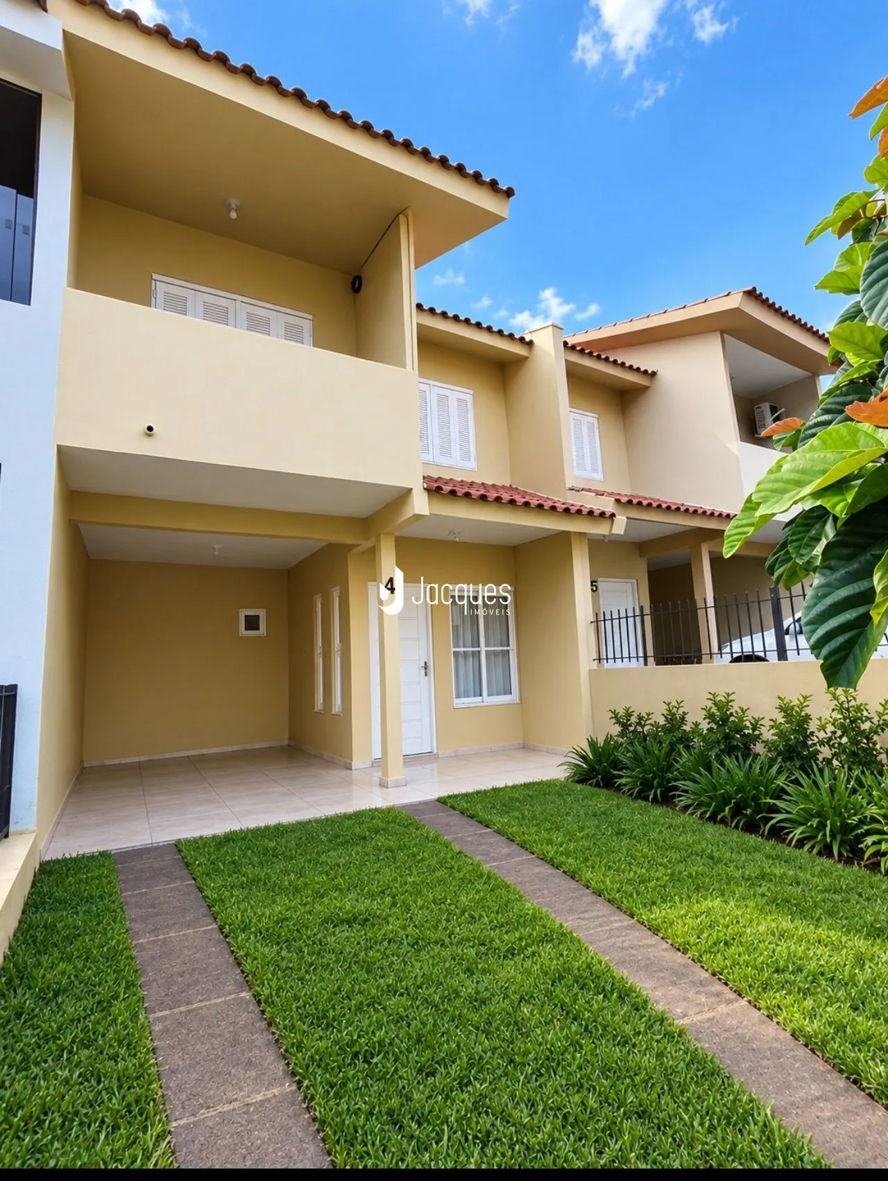 Fachada de um imóvel residencial em Lajeado, Brasil.