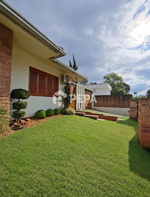 Casa com 4 dormitórios