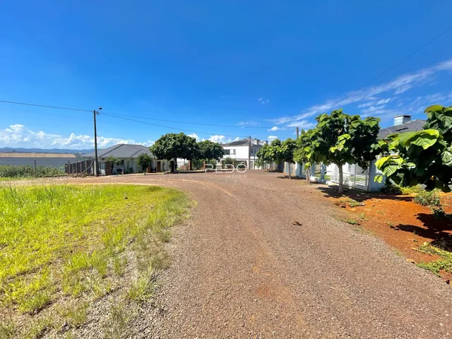 Vista da rua e casas em Lajeado, Brasil.