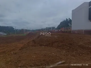 Imagem da propriedade mostrando terreno em terraplenagem.
